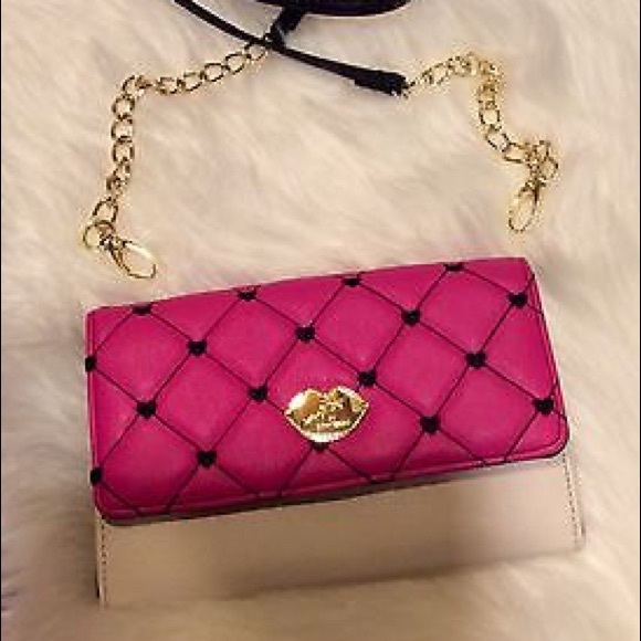 NEW BETSEY JOHNSON 💋💋QUILTED CONVERTIBLE HANDBAG - Picture 2 of 6